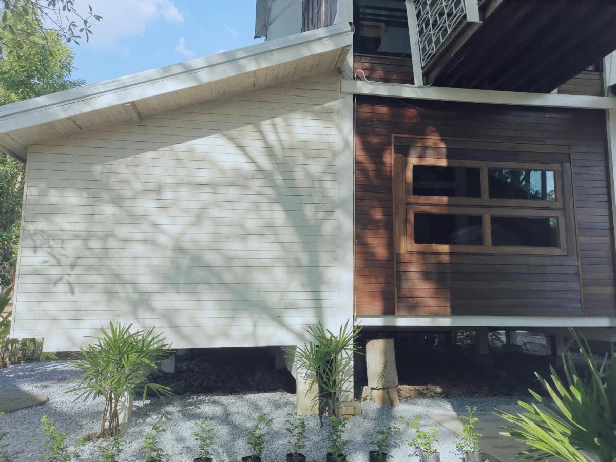 Baangaimuan Bed & Breakfast Ламфун Екстериор снимка