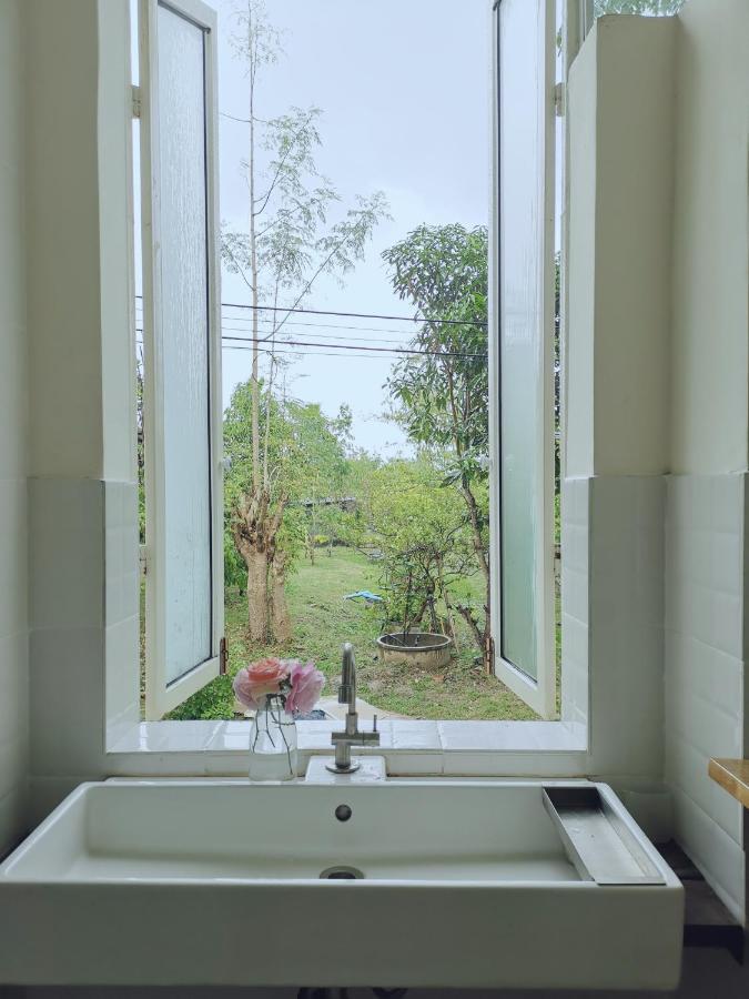Baangaimuan Bed & Breakfast Ламфун Екстериор снимка